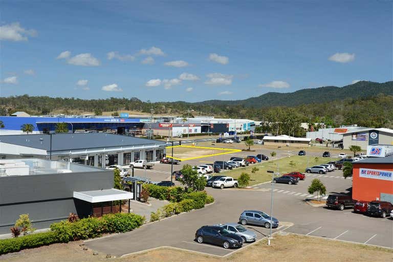 Reef Plaza Cnr Shute Harbour Rd/Paluma Rd Cannonvale QLD 4802 - Image 4