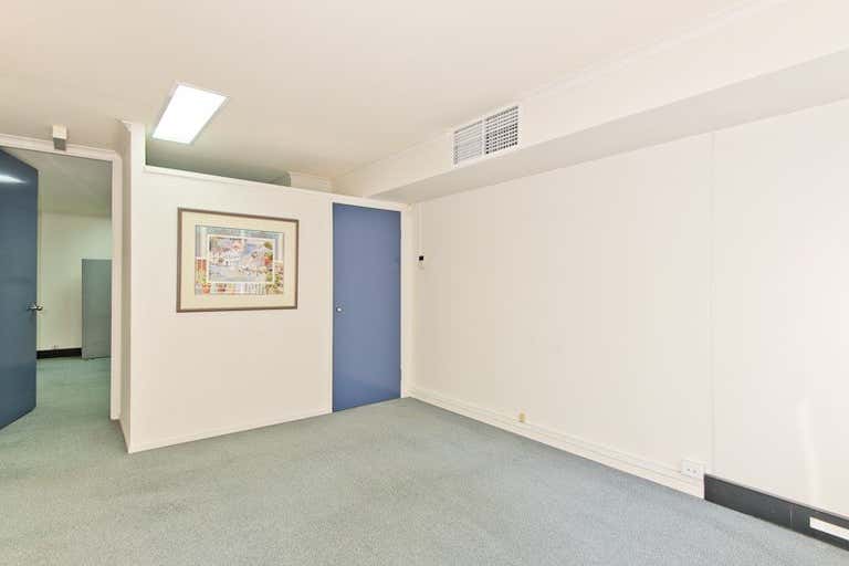 18/128 Bowen Street Spring Hill QLD 4000 - Image 3