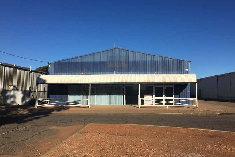 UNDER OFFER 13 Darcy Lane West Kalgoorlie WA 6430 - Image 2