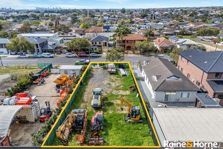 304 Noble Avenue Greenacre NSW 2190 - Image 2