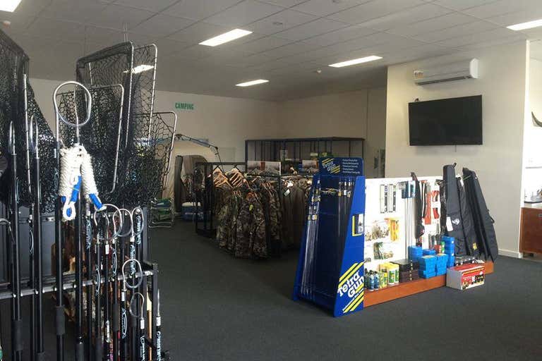 SHOWROOM or OFFICE WITH FRONT AND REAR ACCESS, 4/2 Murdoch Road South Morang VIC 3752 - Image 2