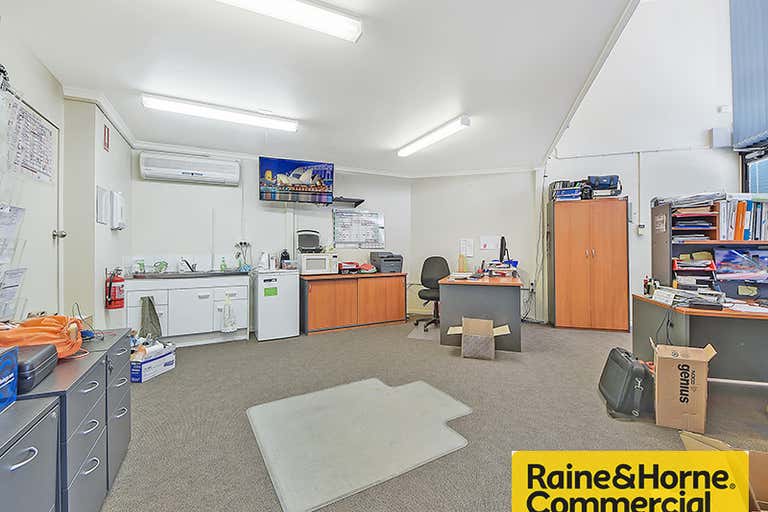 2/50 Ainsdale Street Chermside West QLD 4032 - Image 2