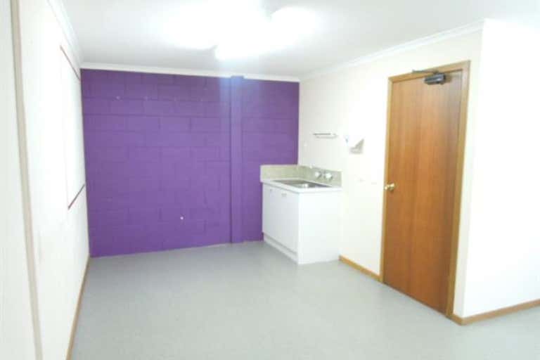 Unit 3, 156 Victoria Street North Geelong VIC 3215 - Image 2