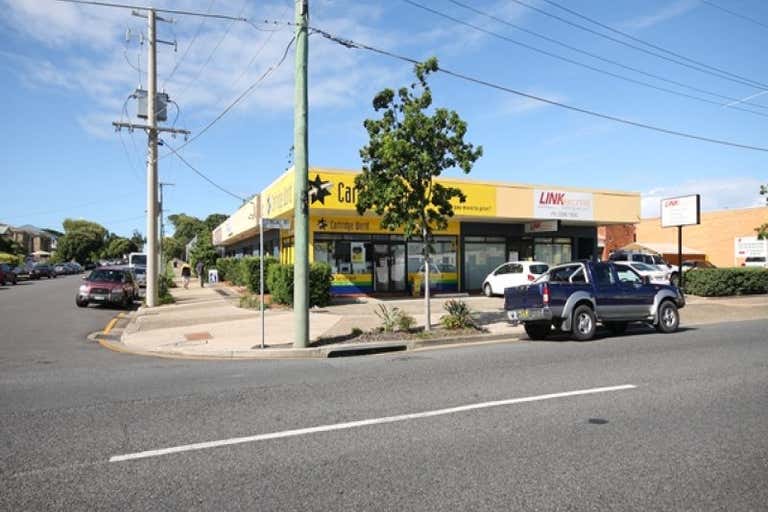 1&2,143 Tingal Road Wynnum QLD 4178 - Image 2