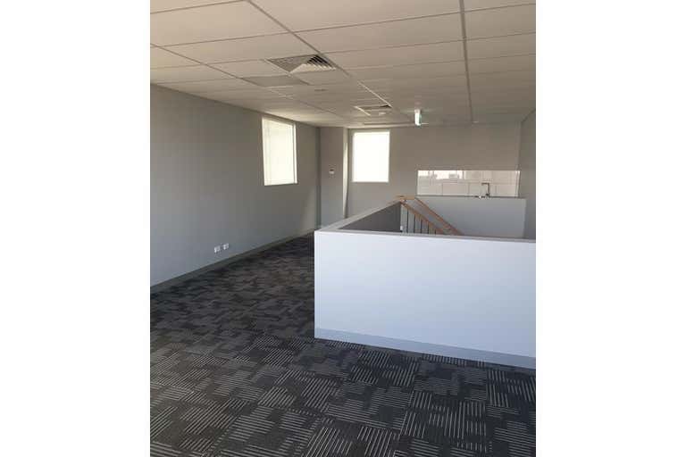 4/16 Network Drive Truganina VIC 3029 - Image 3