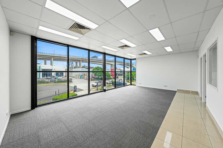 4/40 Rivergate Place Murarrie QLD 4172 - Image 1