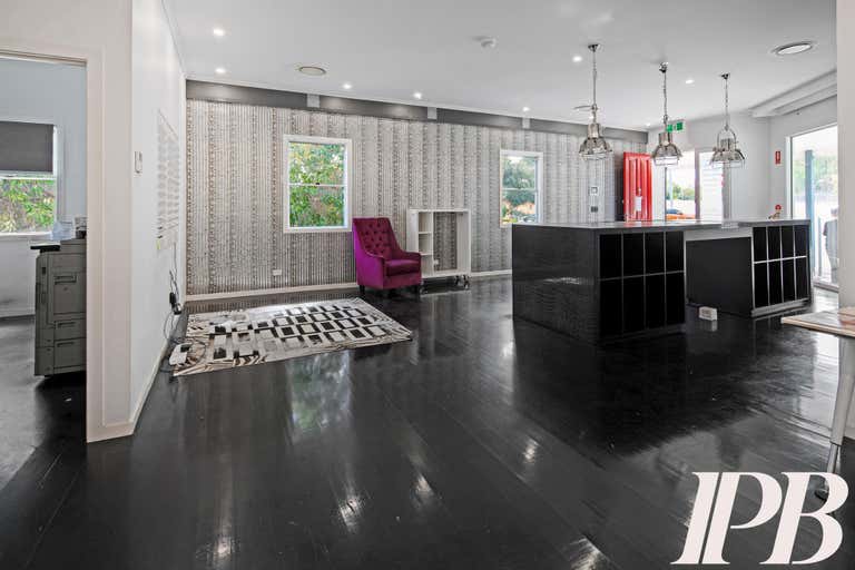 2/8 Beatrice Street Hawthorne QLD 4171 - Image 3