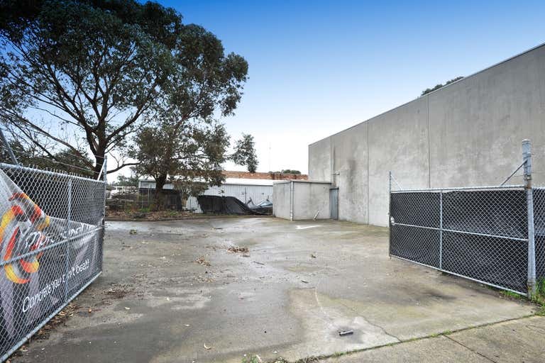 15 Milne Avenue Seaford VIC 3198 - Image 2