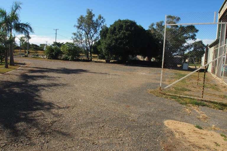 73 Somerset Road Gracemere QLD 4702 - Image 4