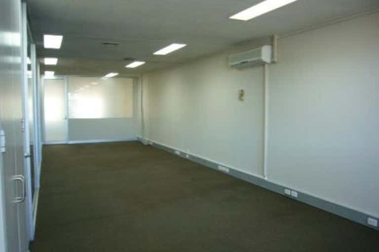 24 Thomson Street Albert Park VIC 3206 - Image 2