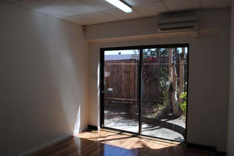 Unit 1/24 Vanessa Blvd Springwood QLD 4127 - Image 4