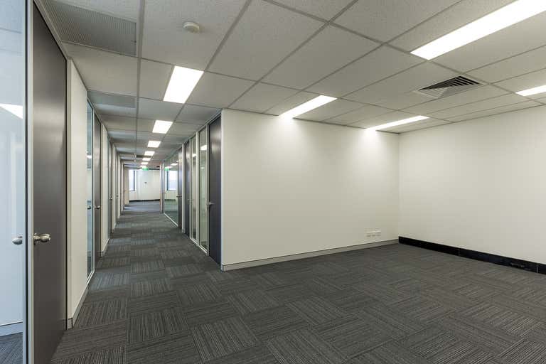 3a/6-18 Bridge Road Hornsby NSW 2077 - Image 4