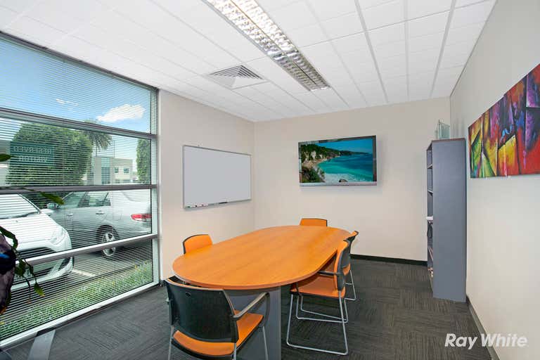 10/3 Westside Avenue Port Melbourne VIC 3207 - Image 3