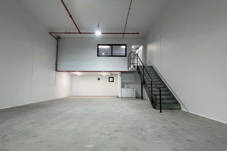 10/2 The Crescent Kingsgrove NSW 2208 - Image 2