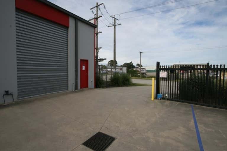 1/23 Mary Street Pakenham VIC 3810 - Image 2