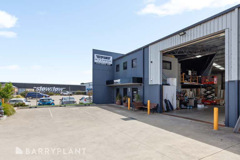 1/17 Anvil Avenue Kilmore VIC 3764 - Image 2