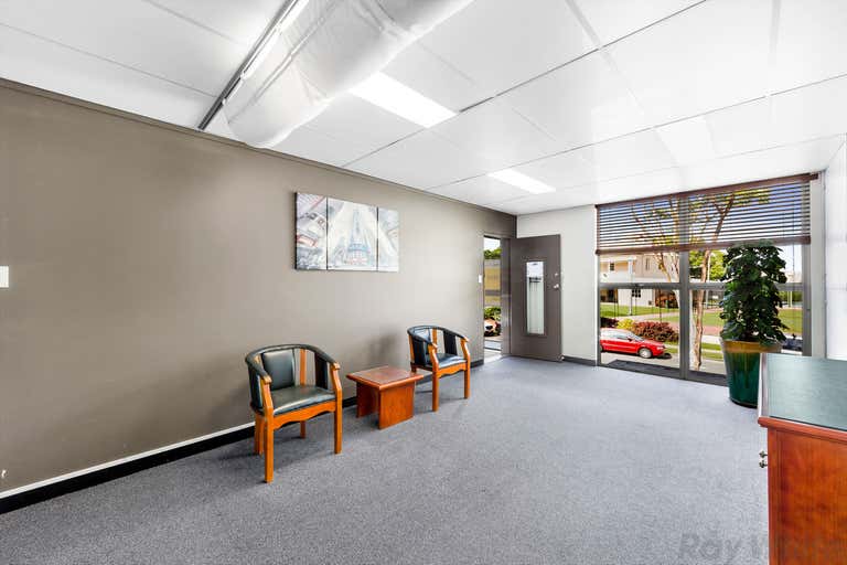 4/55 McDougall Street Milton QLD 4064 - Image 2