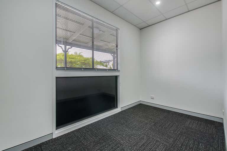 4/7 Apollo Road Bulimba QLD 4171 - Image 4