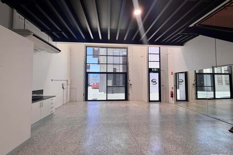 2/2 Case Street Southport QLD 4215 - Image 3