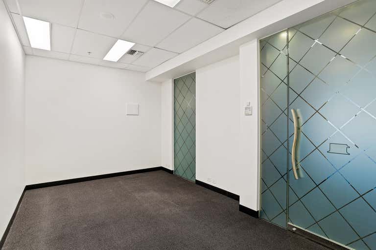 1405/1 Queens Road Melbourne VIC 3004 - Image 2