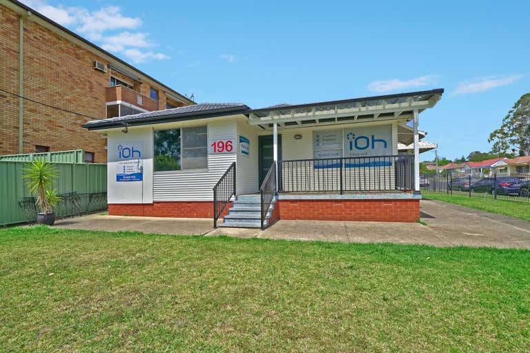 196 Lindesay Street Campbelltown NSW 2560 - Image 2