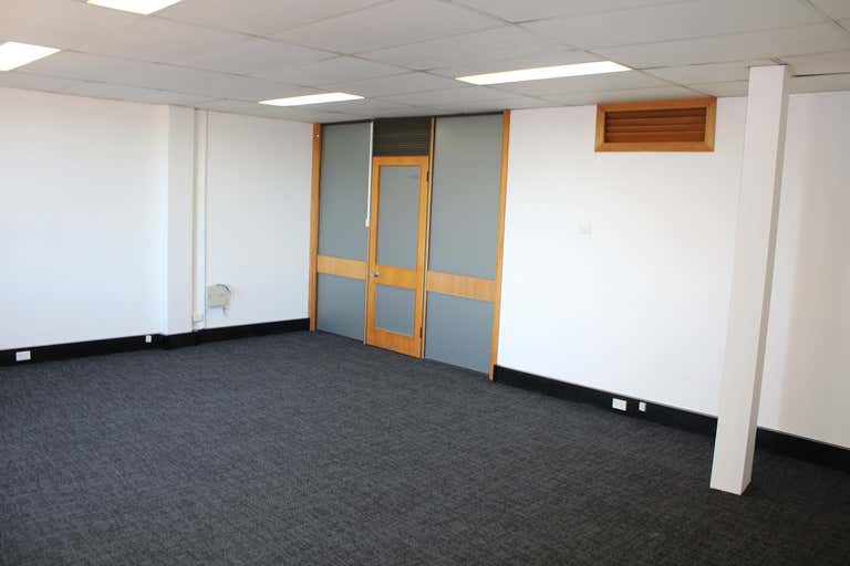 Suite 4 Top floor, 629 Kingsway Miranda NSW 2228 - Image 2