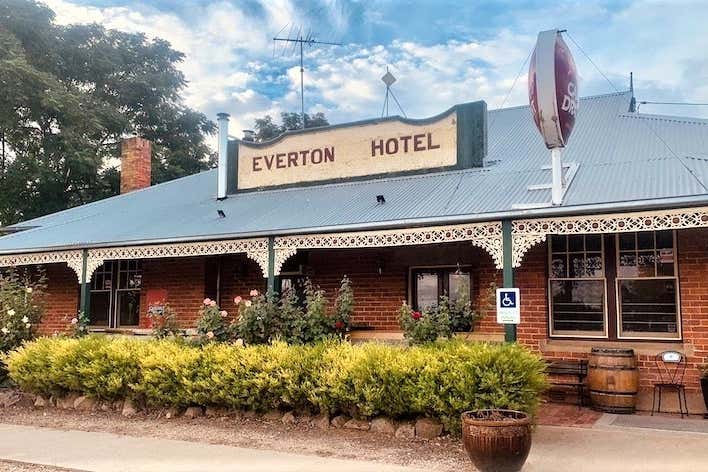 Everton Hotel, 2125 Great Alpine Road Everton VIC 3678 - Image 1