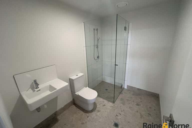 8/25 Val Reid Crescent Hume ACT 2620 - Image 3