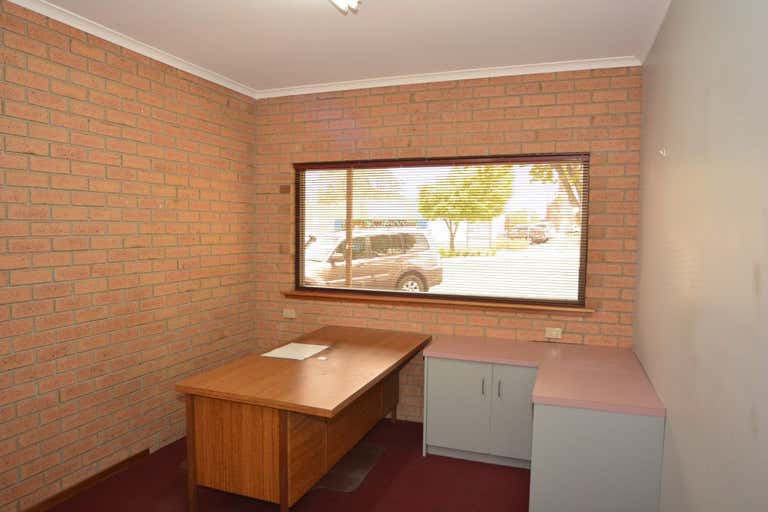 58 Main Street Stawell VIC 3380 - Image 4