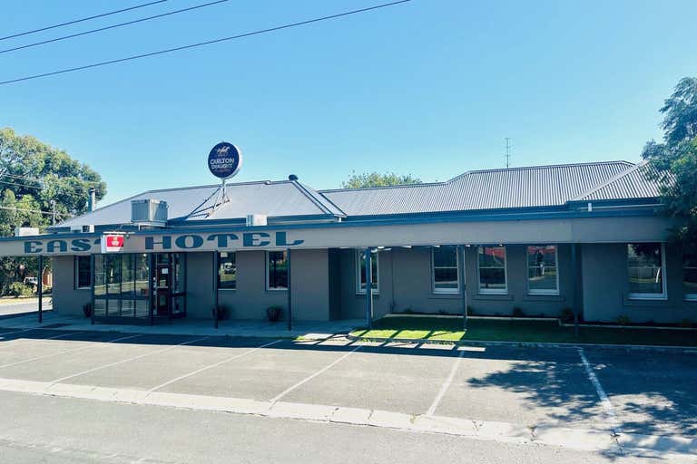 East Hotel, 1 Dalton Street Colac VIC 3250 - Image 2