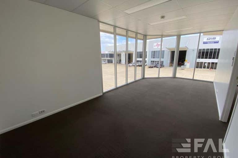 Unit  1,2, 33 Stockwell Place Archerfield QLD 4108 - Image 4