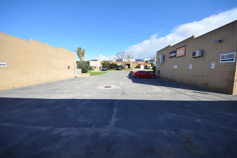 2/8 Zeta Cres O'Connor WA 6163 - Image 2