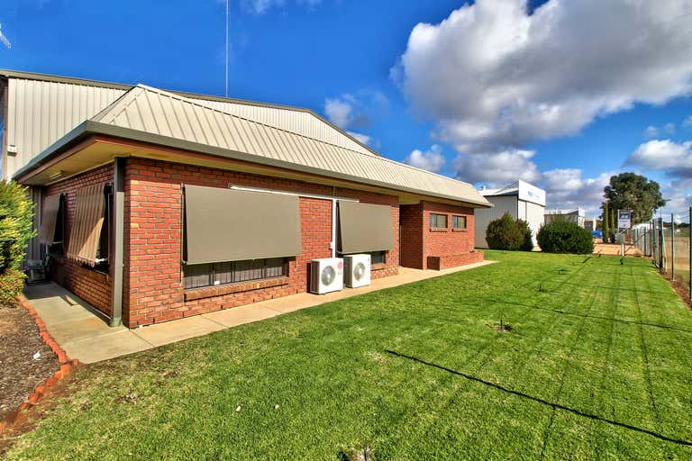 49 Airport Road Renmark SA 5341 - Image 2