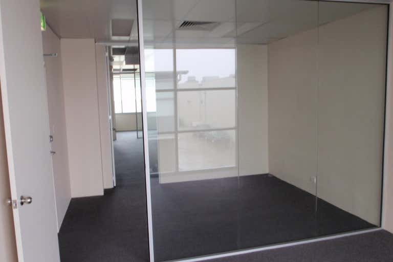 East Point, Unit 32, Top Floor, 44 Wattle Road Brookvale NSW 2100 - Image 2