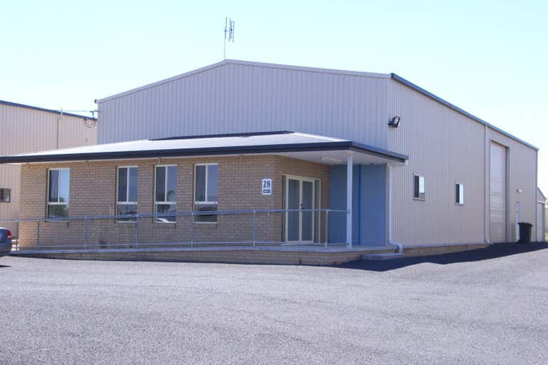 Unit 1, 28 Salesyard Rd Parkes NSW 2870 - Image 1