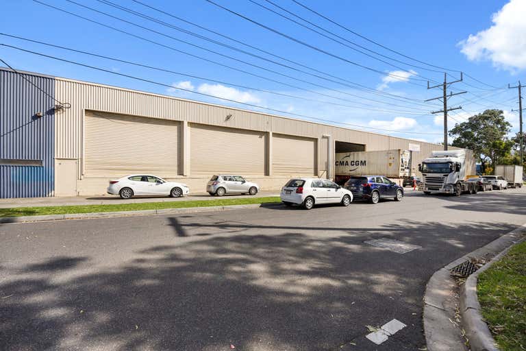 1/4 Railway Avenue Oakleigh VIC 3166 - Image 2