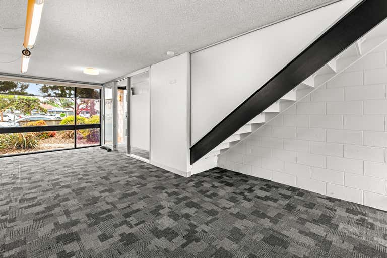 1/27 Synnot Street Werribee VIC 3030 - Image 2