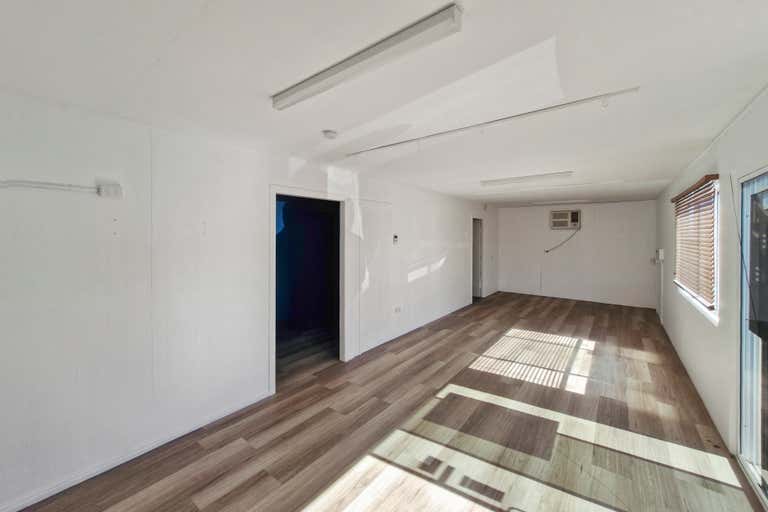 Shop, 2/8-10 Boat Harbour Drive Pialba QLD 4655 - Image 3