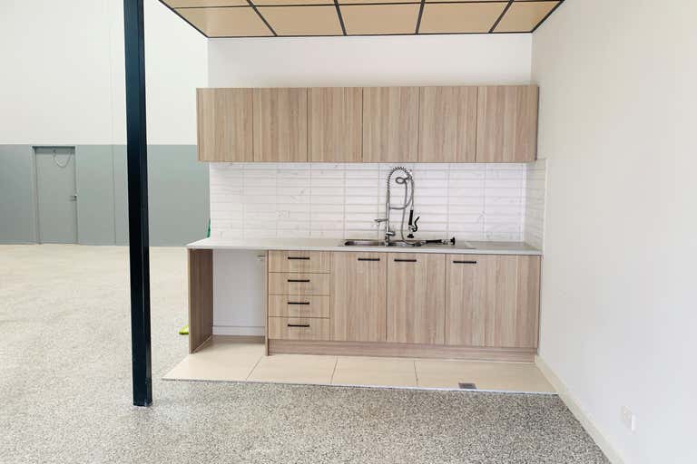 15/93 Yale Drive Epping VIC 3076 - Image 4