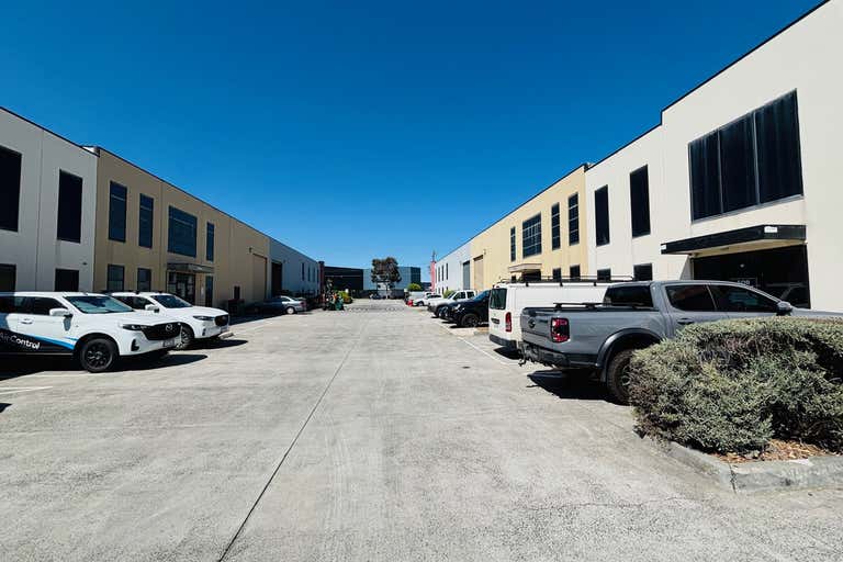 28/21 Barry Street Bayswater VIC 3153 - Image 2