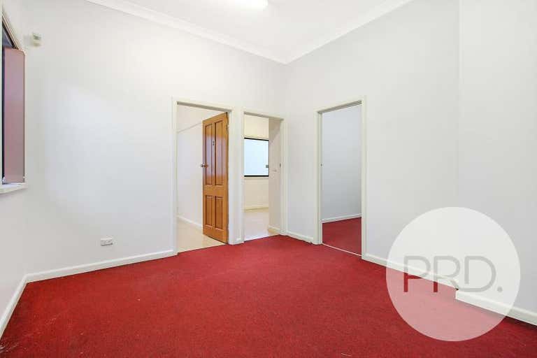 2/550 Englehardt Street Albury NSW 2640 - Image 2