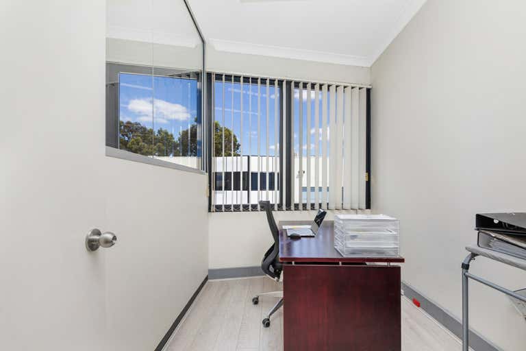 Unit 16, 10 Ferngrove Place Chester Hill NSW 2162 - Image 4