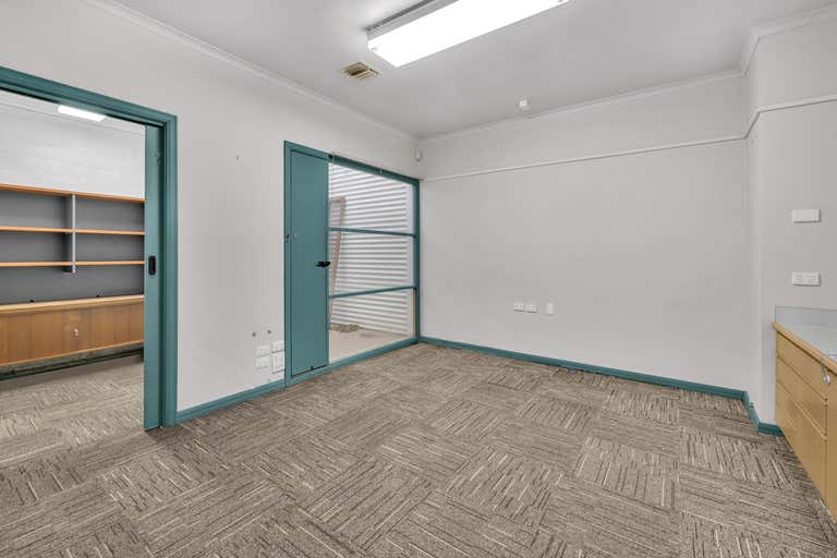 4B Pyke Street Werribee VIC 3030 - Image 2