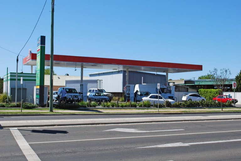 Caltex Woolworths Petrol, Corner Cunningham Highway & Grafton Street Warwick QLD 4370 - Image 3