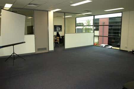 3/25 Howleys Notting Hill VIC 3168 - Image 1