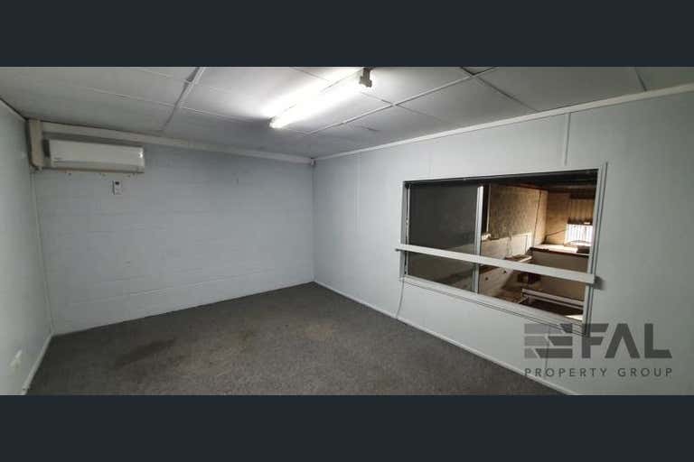 Unit  2, 18 Spine Street Sumner QLD 4074 - Image 4