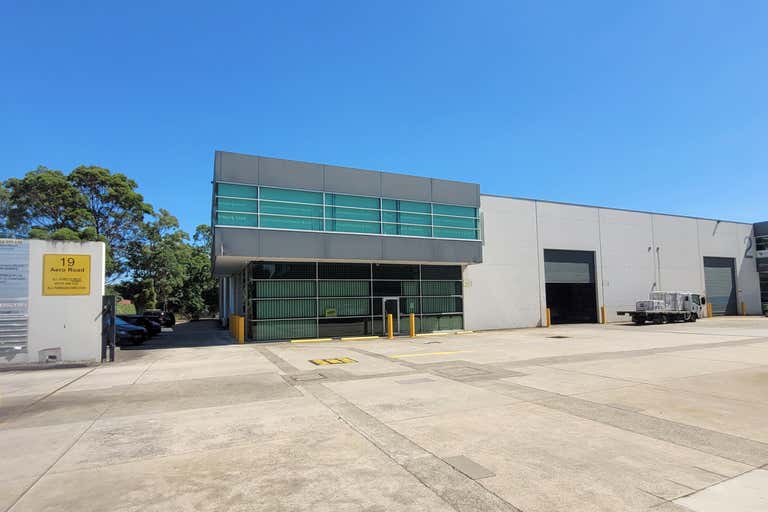 Unit 1, 19 Aero Road Ingleburn NSW 2565 - Image 2