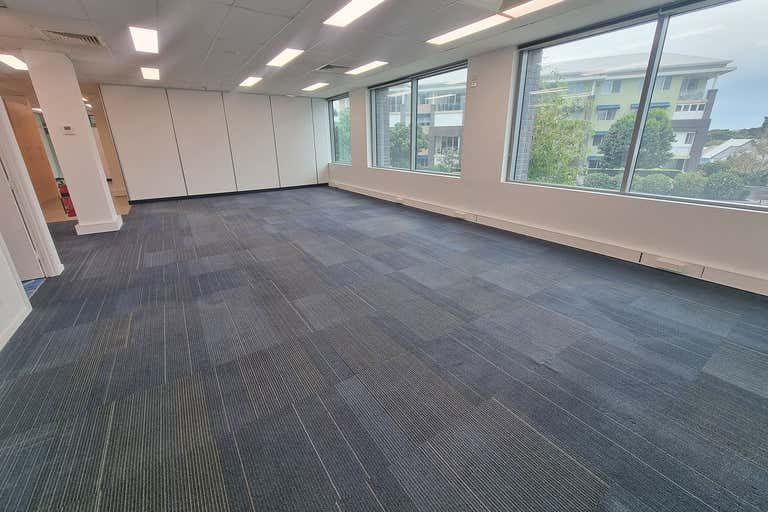 3027 The Boulevard Carrara QLD 4211 - Image 4