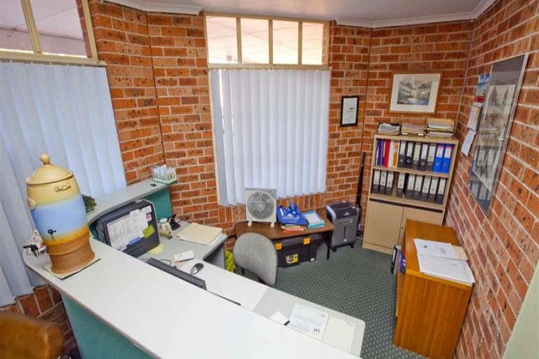 Suite 3 Lakelands Business Centre Warners Bay NSW 2282 - Image 4