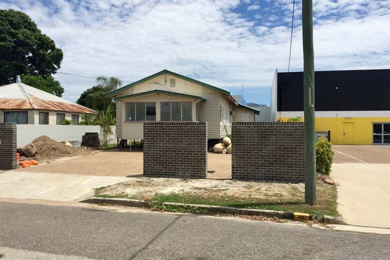 2 The Avenue Hermit Park QLD 4812 - Image 2